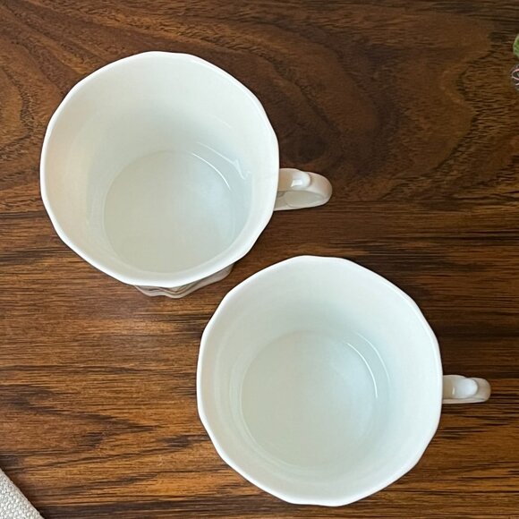 Royal Grafton Fine Bone China 2 Mugs Light Blue Flowers 7 oz England - Picture 8 of 11